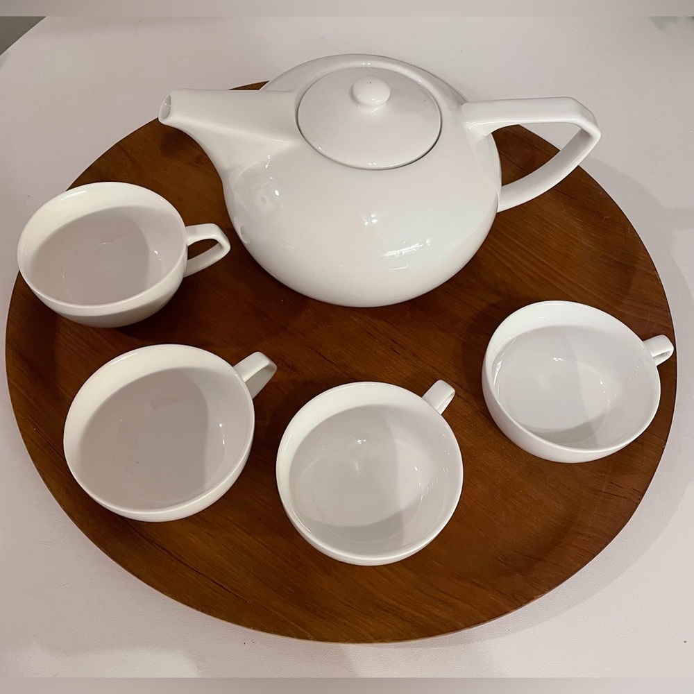 David’s Tea Classic White Teapot and Cup Set with Tray - Picture 2 of 10